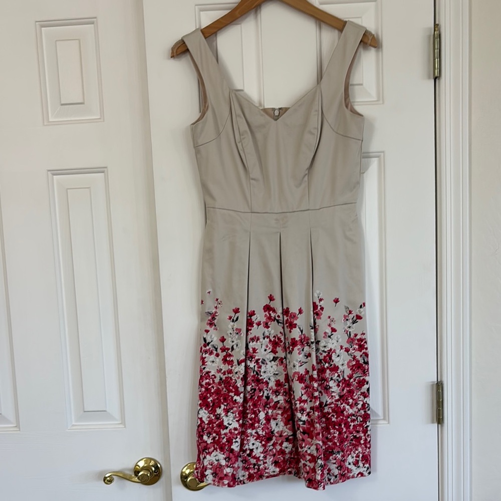 Elegant Floral Dress in Cream and Red